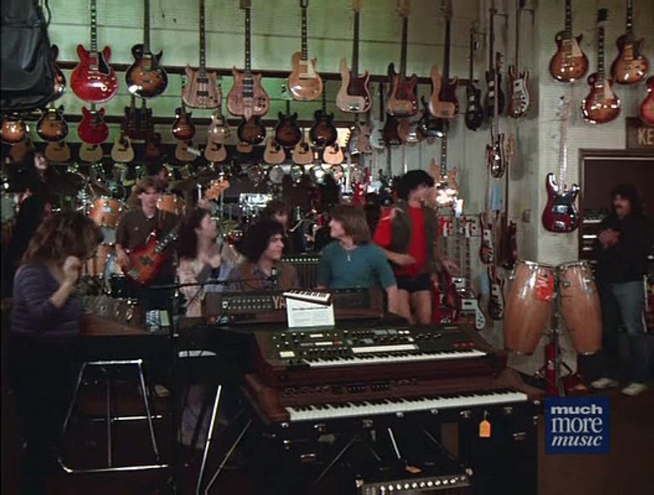 Fame S01 E06 @ The Sell Out