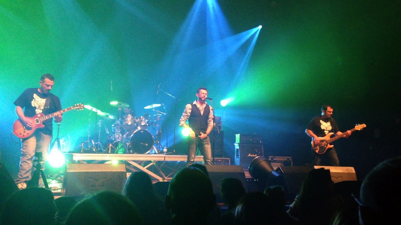 Lykan live au Bikini (burn)