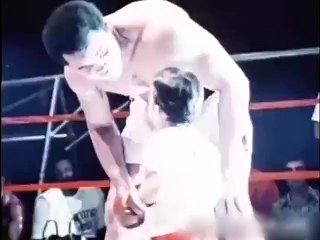 Rememberable Vidoe of Muhammad Ali to Playing With his kid in the ring