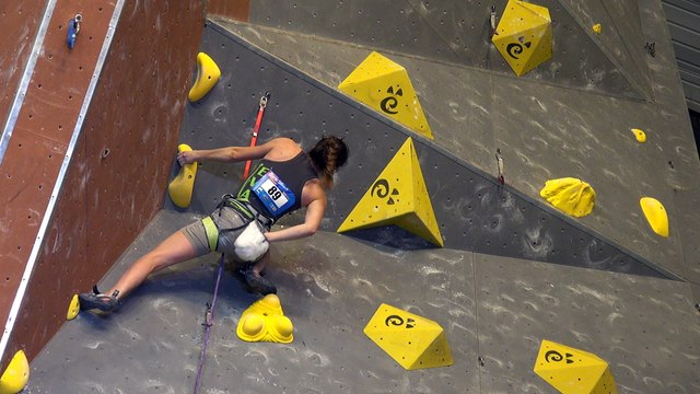 Escalade / Championnats de France seniors de difficulté à Pau : Hélène Janicot sort la voie en qualifs