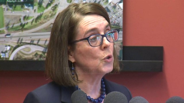 SHBA, treni del nga shinat - Top Channel Albania - News - Lajme