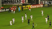 Após garantir vitória do Vasco, Andrezinho recebe elogios do técnico