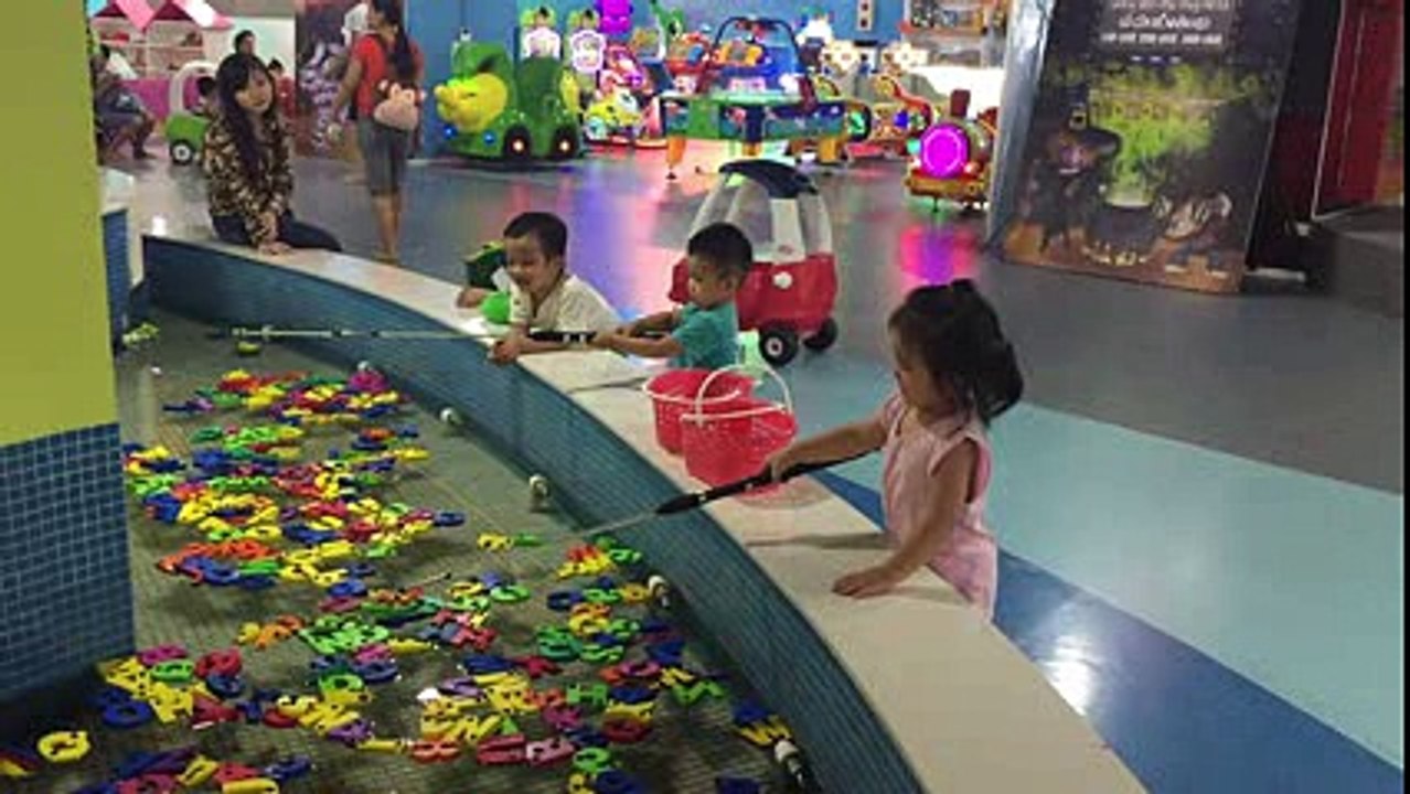 Nhà Bóng - Câu Cá - Xúc Cát - quả bóng tròn - Xe cần cẩu - Xe ô tô Chở Cát - Thú nhún - TuTiTu P19