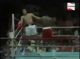 Muhammad Ali Dodges 21 Punches In 10 Seconds- Hilariously Funny!