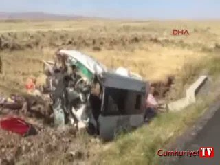 Diyarbakır - Şanlıurfa karayolunda feci kaza: 6 ölü, 4 yaralı