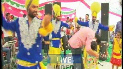 Eku college de vich Jassi gill live performance new punjabi full video songs 2016