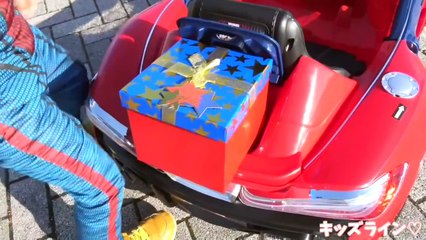 スパイダーマン アナと雪の女王 Spiderman VS Black Spiderman Take back the gift to Elsa SuperHeroes Kids