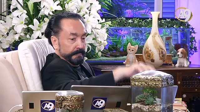 Münafıklar akılsızdırlar, zeka ile ortaya çıkarlar, Peygamberimiz (sav)’in aklı karşısında ezilir ve rezil olurlar.