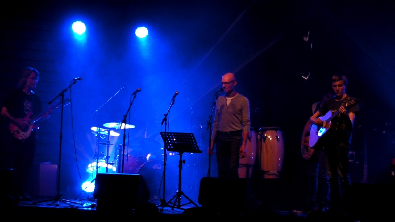 Concert EMA - 04/06/2016 - Part 4 - Chris Isaak - Blue Hotel