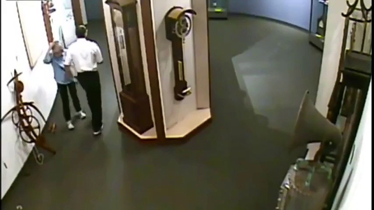 Man ignores museum rules  touche priceless Clock which fall from wall and smashes