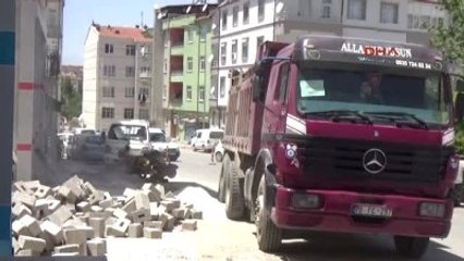 Karaman İş Makinası Doğalgaz Hattındaki Boruyu Patlatınca Paniğe Neden Oldu