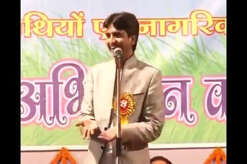 Télécharger la video: Dr Kumar Vishwas - Best Ever Performance - Comedy Jokes - Dr Kumar Vishwas Hasya Kavi Sammelan