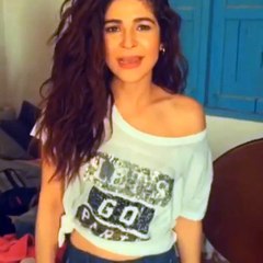 Ek tou Aisay photoshot aour uper sey social media pay khud video upload