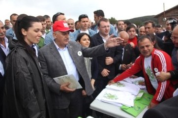Başbakan Yıldırım'a Memleketinde Dolu Sürprizi