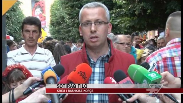 Karnavalet ndezin Korçën - News, Lajme - Vizion Plus