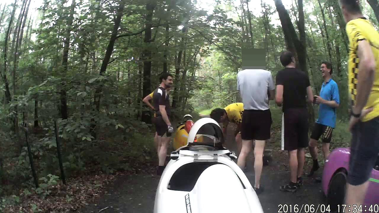 Velomobieltreffen 2016 - This Quest hits a bollard and takes a tumble