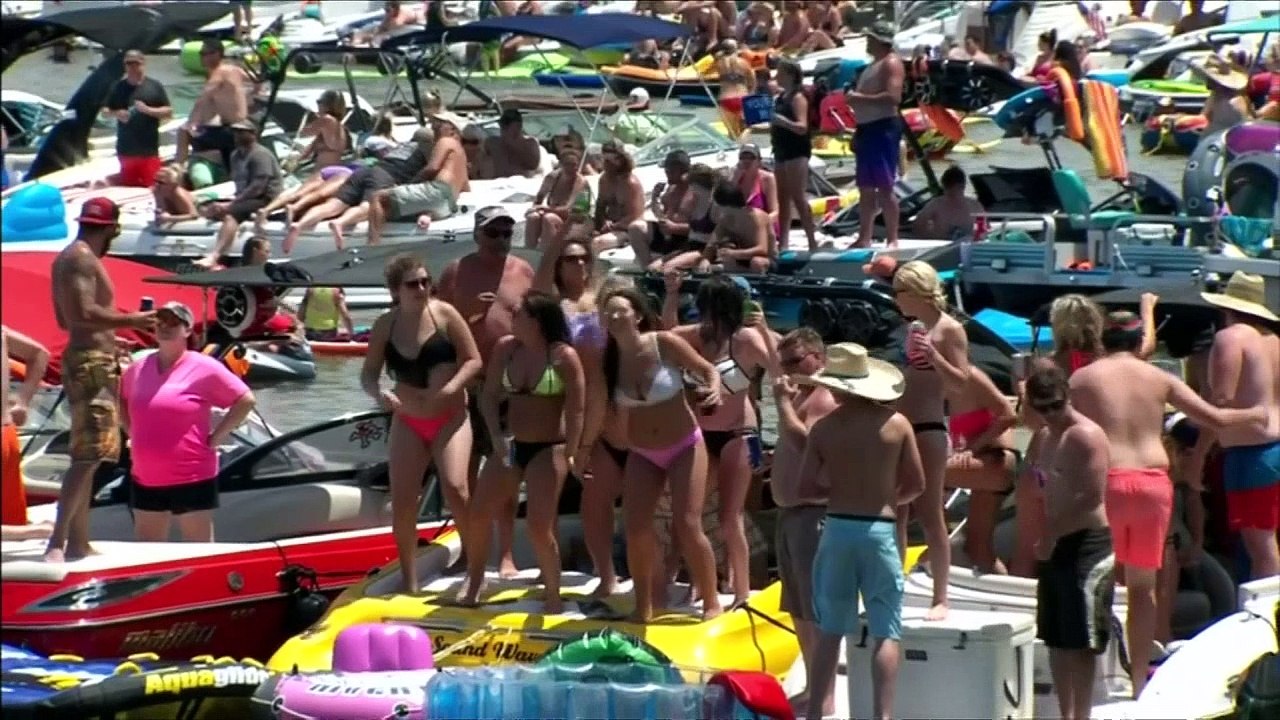 Cliff Diving World Series kicks off with a splash