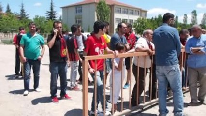 Eskişehirsporlu Taraftarlar İnşaatı Süren Yeni Stadyumda