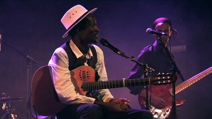 Vidéo. Pédro Kouyaté décrypte l'Afrique au Café de la Danse