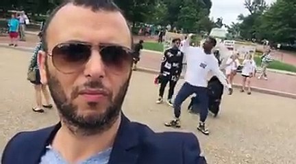 من امام البيت الابيض: لطفي العبدلي يتحدث  عن فارق التوقيت بين اوباما والسبسي (شاهد الفيديو)