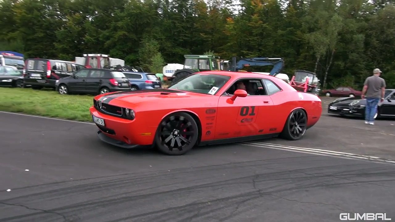 Dodge Challenger SRT8 vs Chevrolet Camaro SS - Exhaust Sounds!