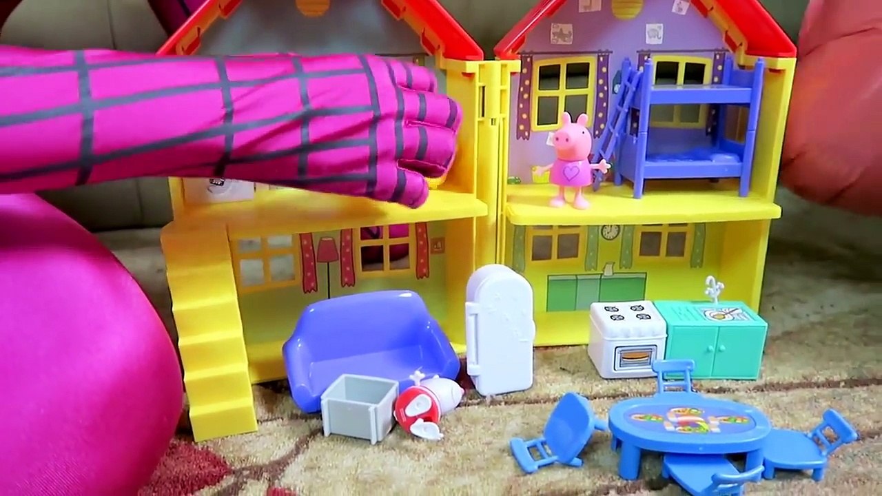 Joker vs Pink Spidergirl vs Peppa Pig Loves Joker! w  Venom Fly! and Minion Dave   Fun Superheroes