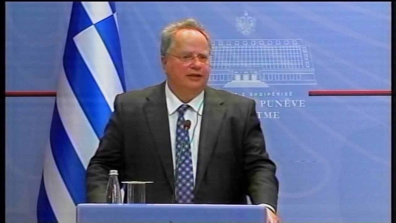 KOTZIAS NE TIRANE PRITET ME PROTESTA, REFUZON ÇESHTJEN ÇAME, NUK JEMI NE LUFTE LAJM