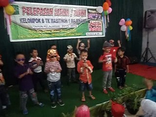 Perpisahan TK Masithoh 2016 - Tari Chicken Dance