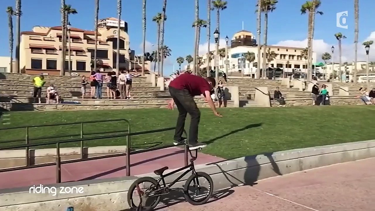 Zap Extrême : Strip Tease en Wakesurf avec Aurélia Chenat - #RidingZone