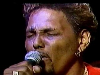 Aaron Neville - "Tell It Like It Is" (live)