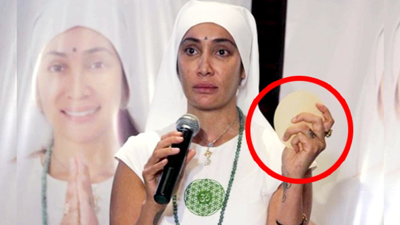 Sofia Hayat Displays SILICON In Public