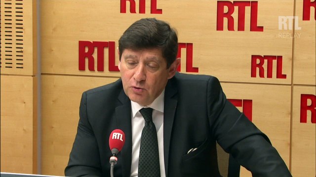 Euro 2016 : Les pilotes d'Air France prennent une lourde responsabilité en menaçant d'une grève , estime Patrick Kanner