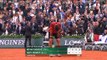 Novak Djokovic célèbre sa victoire de Roland-Garros