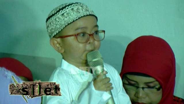 Daus Mini kini Belajar Berdakwah - Silet 06 Juni 2016
