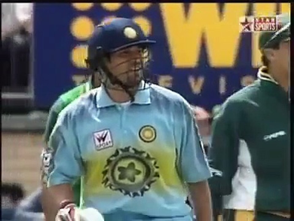 Sachin vs shoaib akhtar   (Rawalpindi Express)and company..Unseen (BAAP BAAP HI HOTA HAI )