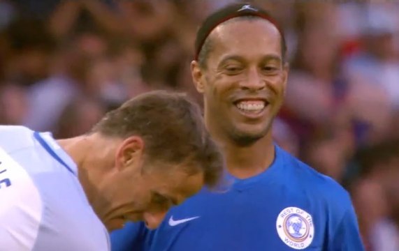 Le double petit pont dévastateur de Ronaldinho