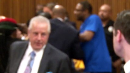 Un père de famille se jette sur le meurtrier de sa fille