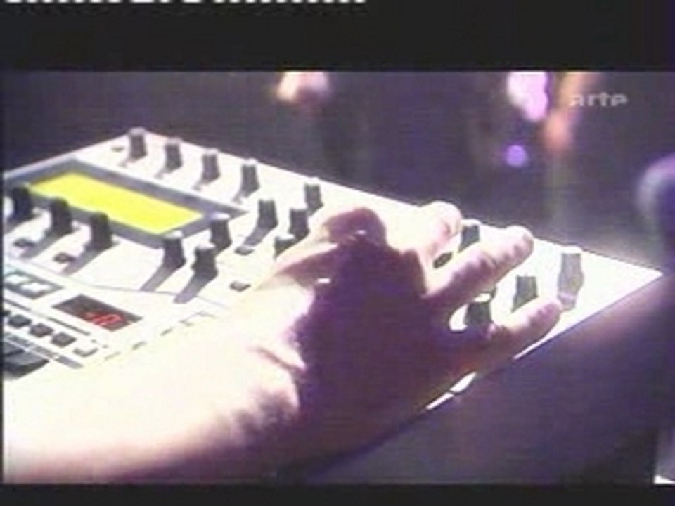 Indochine et Eskobar - Smalltown boy