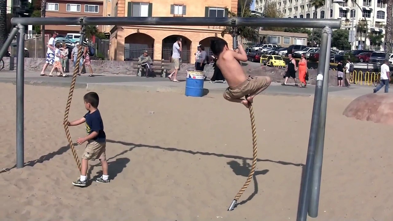 Dragon Baby, 4 year old doing real backflips and frontflips, People-Are-Awesome-2013