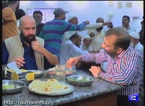 What did Mustafa Kamal tell Wajahat S Khan and supporters of Altaf Hussain off the record?