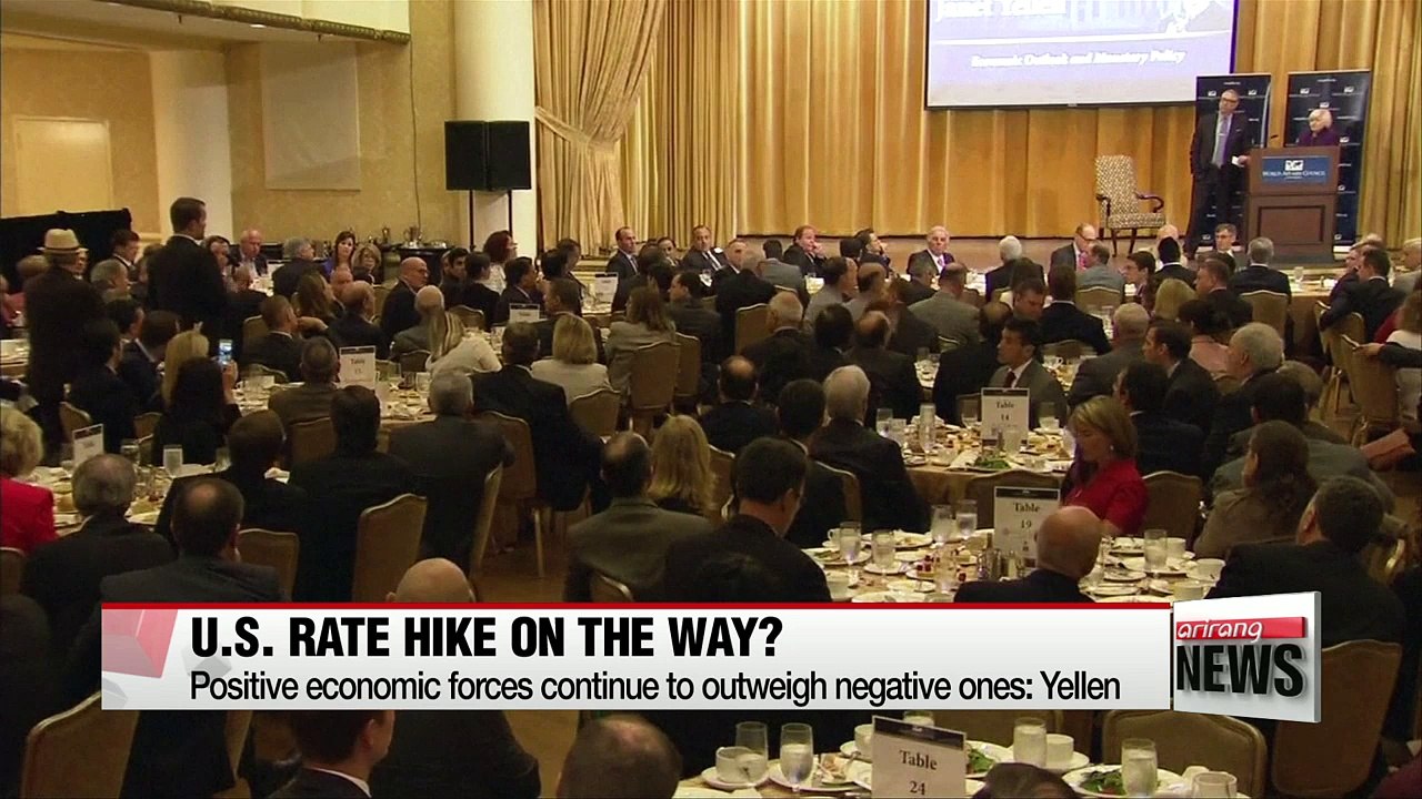 Yellen sees gradual rate hikes but gives no set time frame