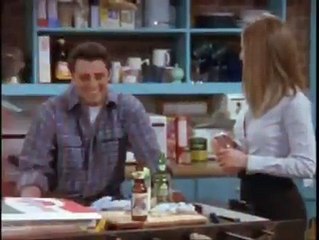 Some Epic Behind The Scenes (BTS) From The TV Show 'FRIENDS'!