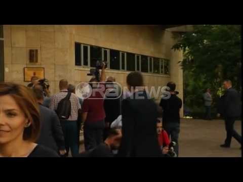 Ora News – Takimi PS- PD për reformën në drejtësi, Edi Rama mbërrin në Pallatin e Kongreseve