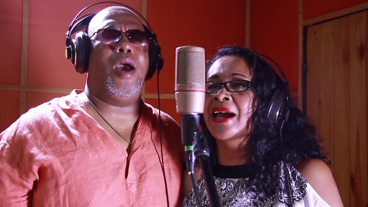 OLOMBELO RICKY sy LIVA ANDRIANAVALONA - Naleoko ihany (gasy HD 2016 ...