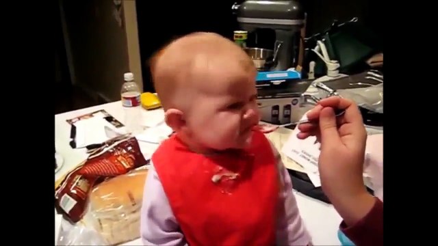 Video Lucu Bayi Bikin Ngakak - Kumpulan Video Lucu Bayi Terbaik Sepanjang Masa