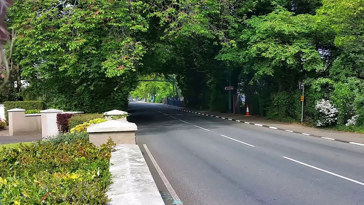 Record du tour de Isle of Man TT 2016 par Mark Higgins en Subaru