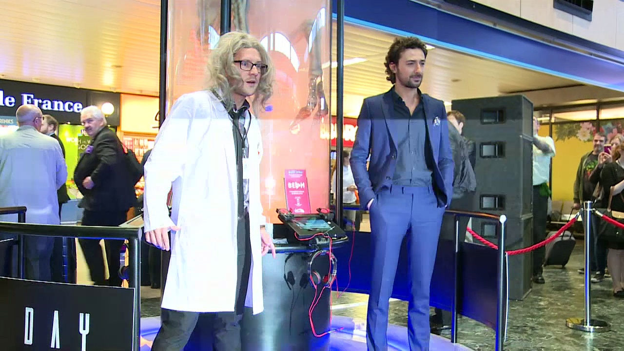 Alex Zane: Boris and David 'should have a huge naked hug'