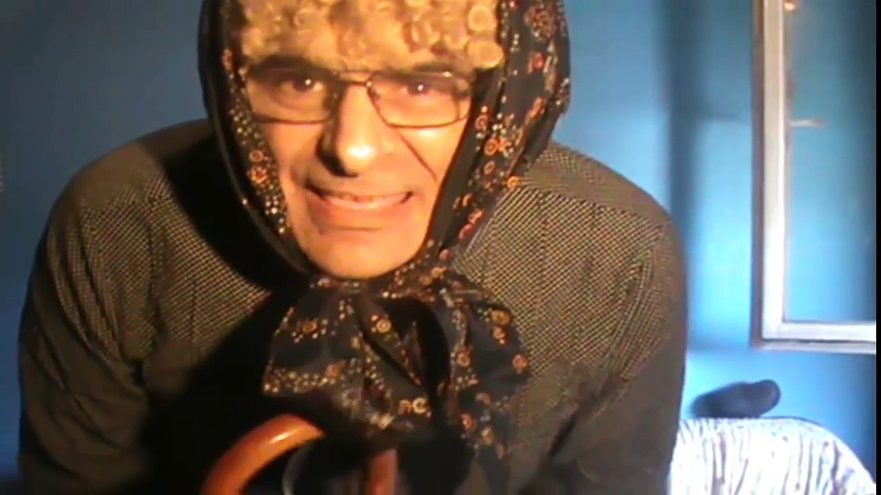 OVNI - 1 - Graba  por la ventana de su casa 2015