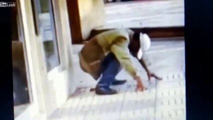 Goldorak complètement bourré se noie dans sa merde ^0^