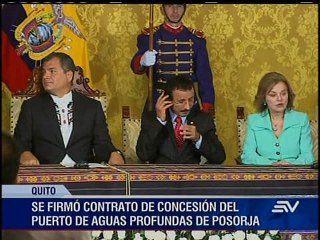 Ecuador firmó contrato de concesión de puerto de Posorja